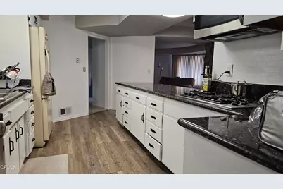 2786 Kennington Drive, Glendale, CA 91206 - Photo 11