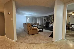 2786 Kennington Dr, Glendale, CA 91206 - Photo 15