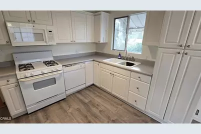 1489 N Altadena Drive, Pasadena, CA  - Photo 11