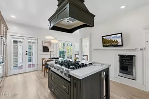 111 S Wilton Pl, Los Angeles, CA 90004 - Photo 21