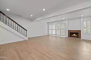 5720 Owensmouth Ave, Woodland Hills, CA 91367 - Photo 11