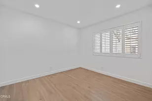 5720 Owensmouth Ave, Woodland Hills, CA 91367 - Photo 13