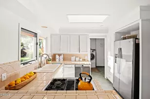 1948 Ravista Ln, La Canada Flintridge, CA 91011 - Photo 19