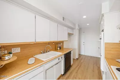 5411 Tyrone Avenue #202, Sherman Oaks, CA 91401 - Photo 13