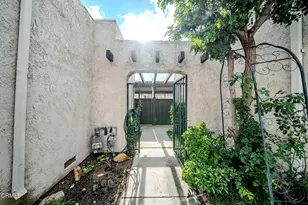 15550 Crestview Ln, Granada Hills, CA 91344 - Photo 29