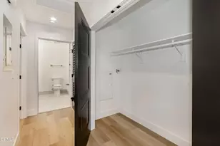 139 S Oak Knoll Ave, Pasadena, CA 91101 - Photo 9