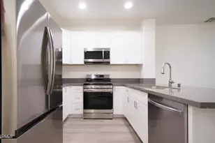 27285 Blue Spruce Pl, Valencia, CA 91354 - Photo 11