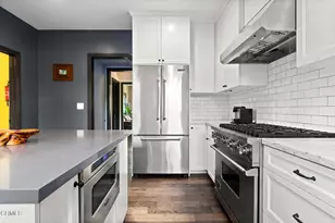 1052 New York Dr, Altadena, CA 91001 - Photo 15