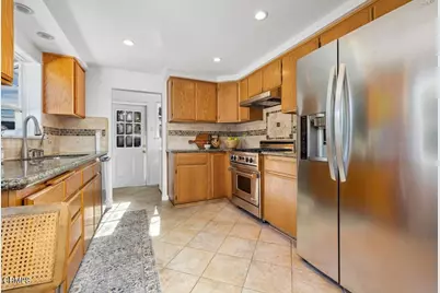 636 W Lime Avenue, Monrovia, CA 91016 - Photo 15