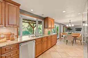 2533 Canyon View Ln, Pasadena, CA 91107 - Photo 11