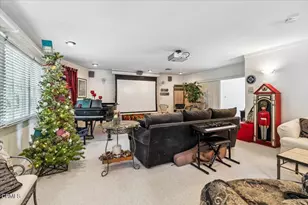 4959 Brewster Dr, Tarzana, CA 91356 - Photo 17