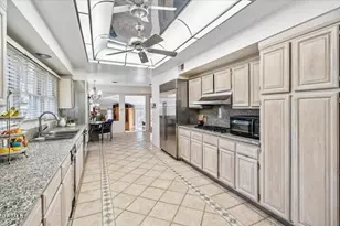 4959 Brewster Dr, Tarzana, CA 91356 - Photo 25