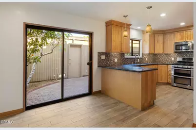 243 Rosemont Avenue, Pasadena, CA 91103 - Photo 15