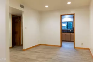 243 Rosemont Ave, Pasadena, CA 91103 - Photo 9