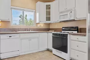 17355 La Junta St, Hesperia, CA 92345 - Photo 9