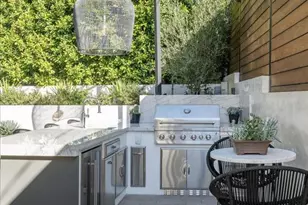 10747 Valleyheart Dr, Studio City, CA 91604 - Photo 59