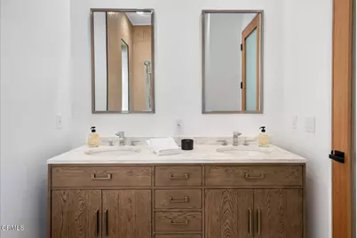 10747 Valleyheart Drive, Studio City, CA 91604 - Photo 37