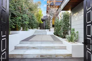 10747 Valleyheart Dr, Studio City, CA 91604 - Photo 9