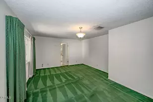 1920 N Screenland Dr, Burbank, CA 91505 - Photo 11