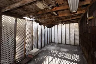 1920 N Screenland Dr, Burbank, CA 91505 - Photo 25