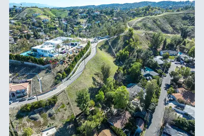 4845 N Calderon Road, Woodland Hills, CA 91364 - Photo 47