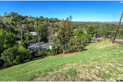 4845 N Calderon Road, Woodland Hills, CA 91364 - Photo 17