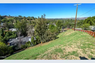 4845 N Calderon Road, Woodland Hills, CA 91364 - Photo 15