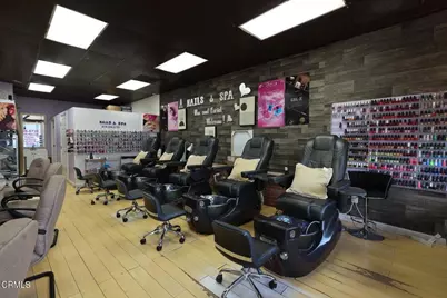 3305 W Magnolia Boulevard #7, Burbank, CA 91505 - Photo 1