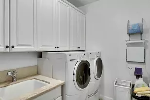 1929 Lyans Dr, La Canada Flintridge, CA 91011 - Photo 23