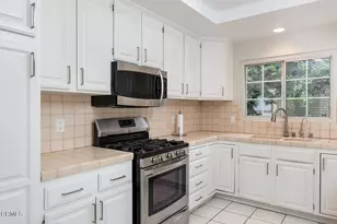 608 Pioneer Dr, Glendale, CA 91203 - Photo 11