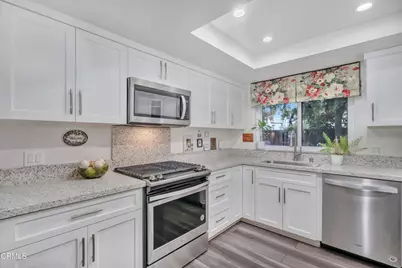 210 E Walnut Avenue #J, Monrovia, CA 91016 - Photo 9