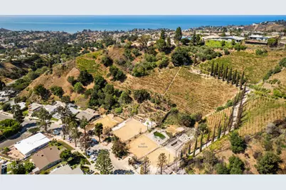 1227 Bienveneda Avenue, Pacific Palisades, CA 90272 - Photo 11