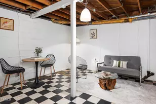 877 Hillcrest Dr, Pomona, CA 91768 - Photo 39