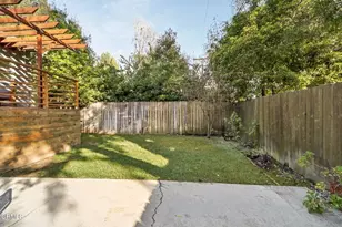 1255 Oak Cir Dr, Glendale, CA 91208 - Photo 33