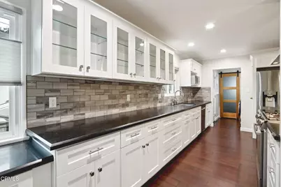 1255 Oak Circle Drive, Glendale, CA 91208 - Photo 9