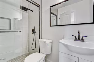 2905 Montrose Ave, La Crescenta, CA 91214 - Photo 23