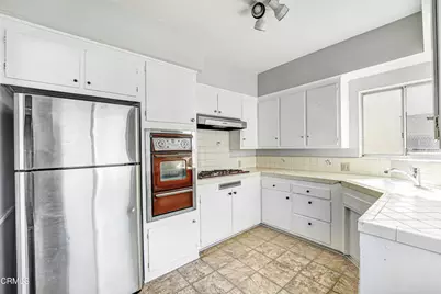 1749 N Edgemont Street, Los Angeles, CA 90027 - Photo 3