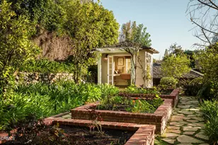 154 S Arroyo Blvd, Pasadena, CA 91105 - Photo 23