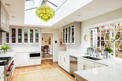 154 S Arroyo Boulevard, Pasadena, CA 91105 - Photo 9