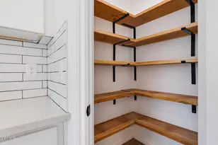 3270 Hermanos St, Pasadena, CA 91107 - Photo 17