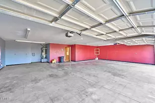 7176 Cataba Rd, Oak Hills, CA 92344 - Photo 7