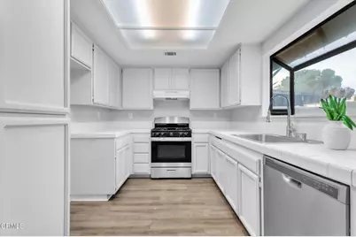 42950 Burlwood Drive, Lancaster, CA 93536 - Photo 17