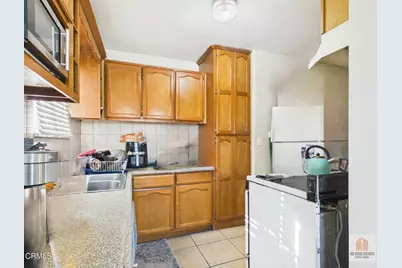 524 W Almond Street, Compton, CA 90220 - Photo 3