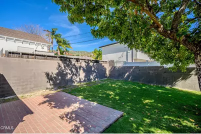 2444 N Parish Place, Burbank, CA 91504 - Photo 37