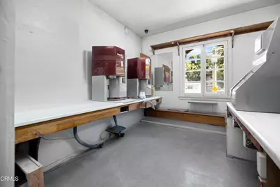 3325 Barham Boulevard, Los Angeles, CA 90068 - Photo 13