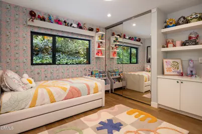 14593 Deervale Place, Sherman Oaks, CA 91403 - Photo 23