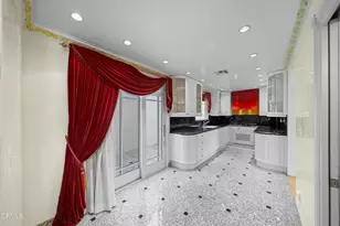 1118 Oberlin Dr, Glendale, CA 91205 - Photo 11