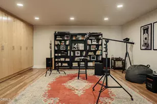 1892 N Marengo Ave, Pasadena, CA 91103 - Photo 29