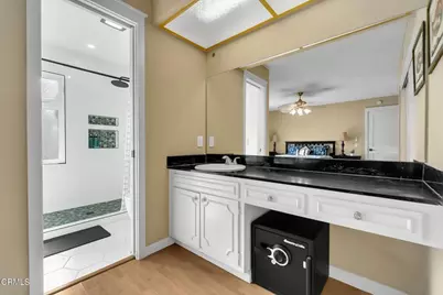 27800 Parkvale Drive, Santa Clarita, CA 91350 - Photo 23