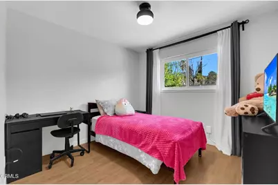 27800 Parkvale Drive, Santa Clarita, CA 91350 - Photo 27